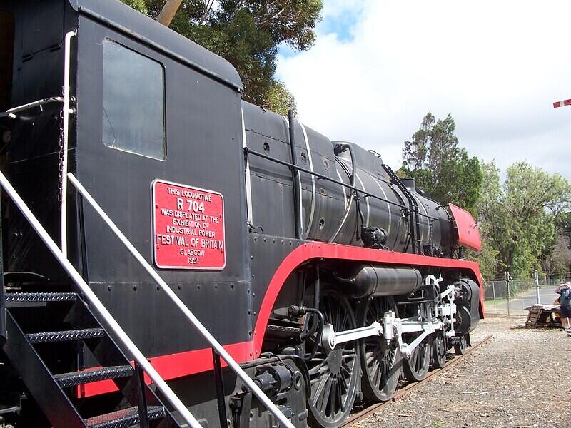 R 704 Cabside