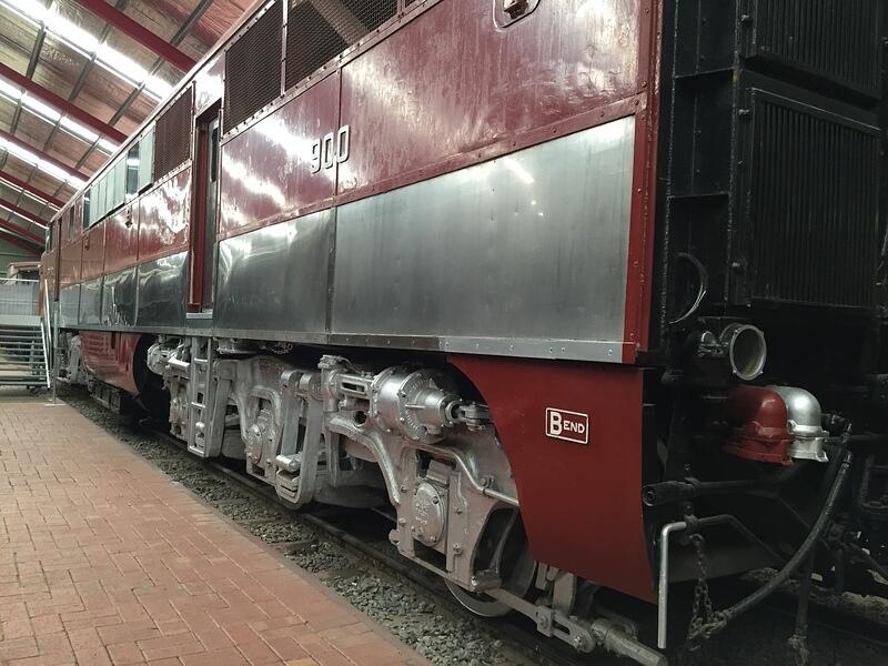 900 (2)