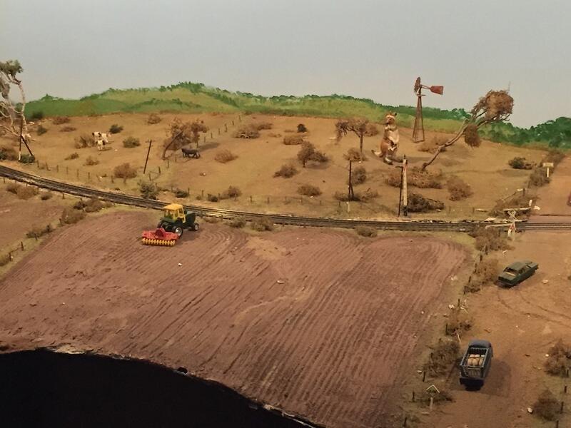 Model layout (118)