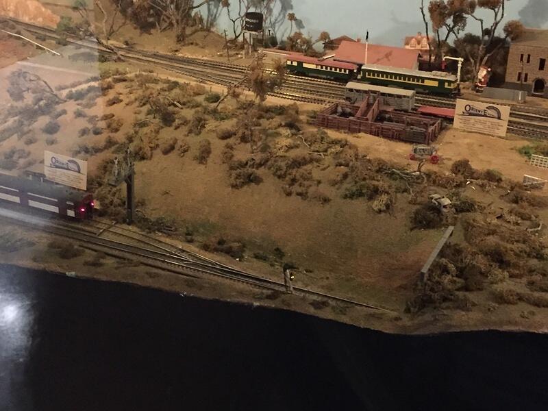 Model layout (126)