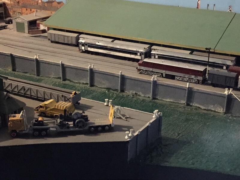 Model layout (44)