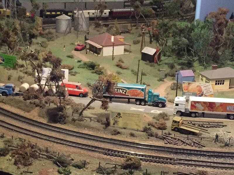 Model layout (52)