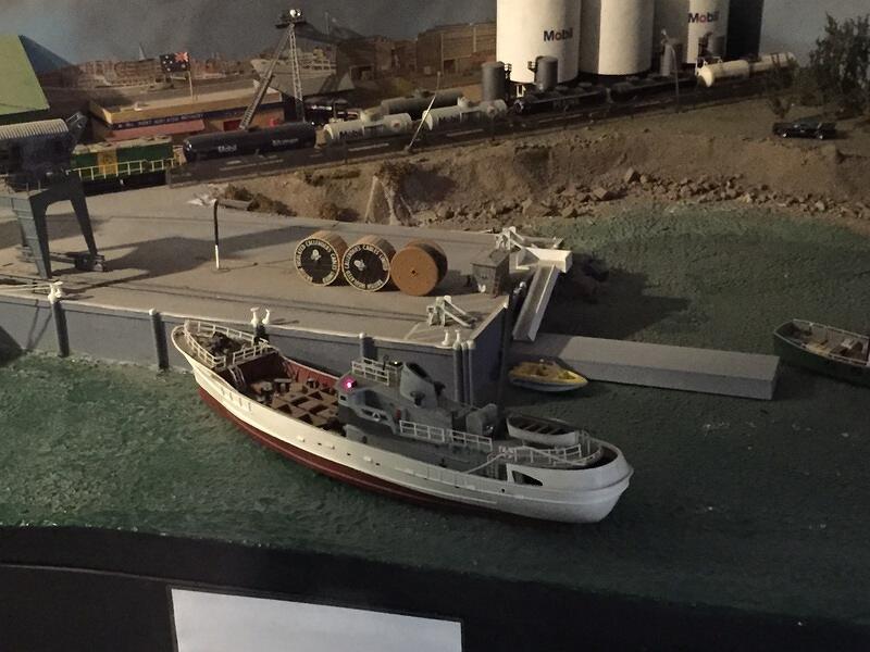 Moedl layout