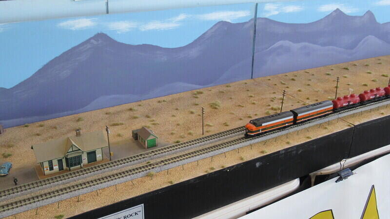 DCN T-Track 24