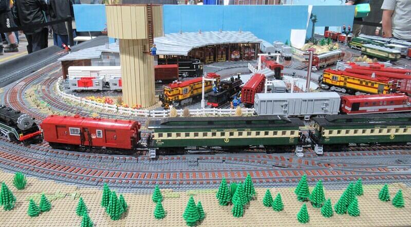 Triple Gauge Roundhouse 02