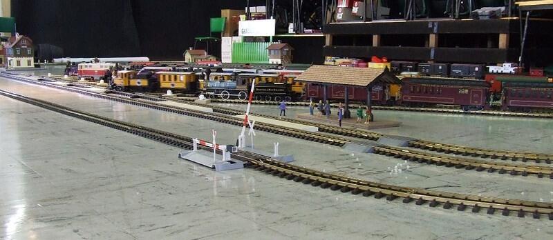 Graeme's Garden Railway 01