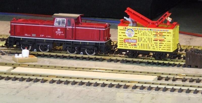 Graeme's Garden Railway 08