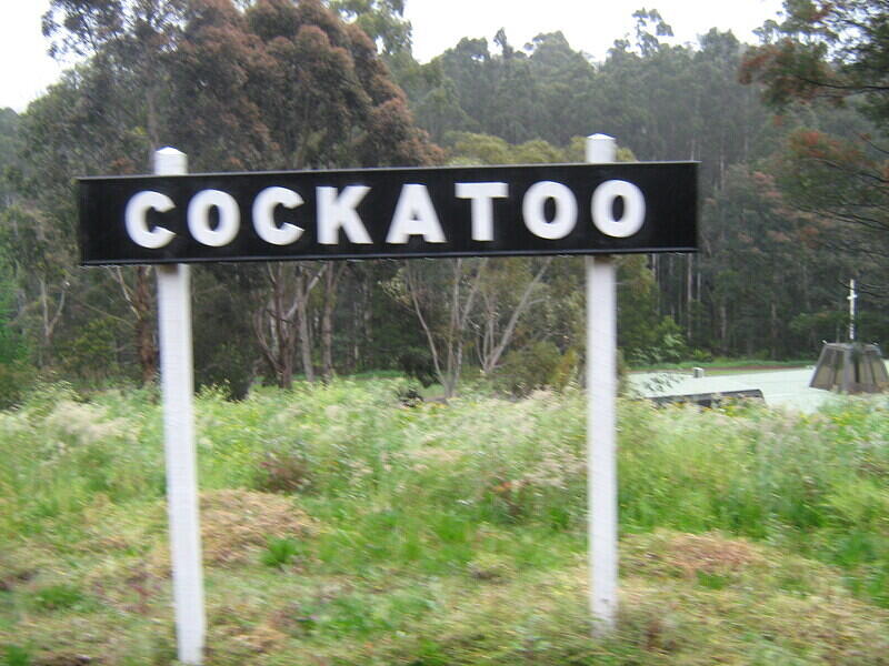 Cockatoo Station sign-01
