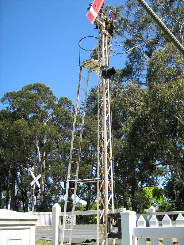 Working Historic Lower Quadrant Semaphore at Emerald2