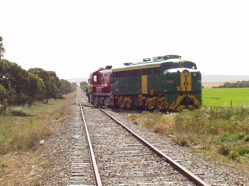 The long bogies on 958 protested the curve on the trianle loudly